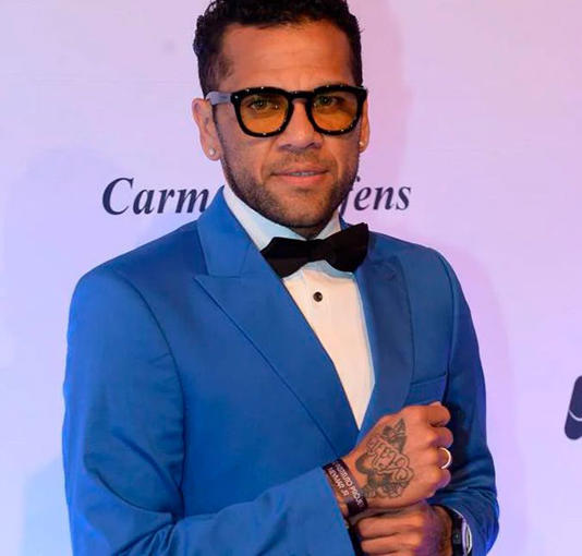 Daniel Alves muda depoimento em caso de abuso sexual após hospital apresentar provas contra o atleta