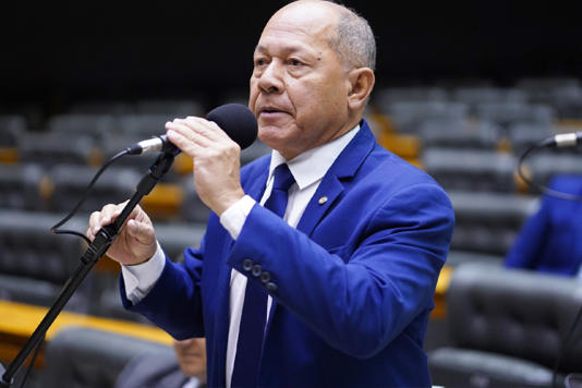 Coronel Chrisóstomo repudia banheiros unissex na Câmara dos Deputados