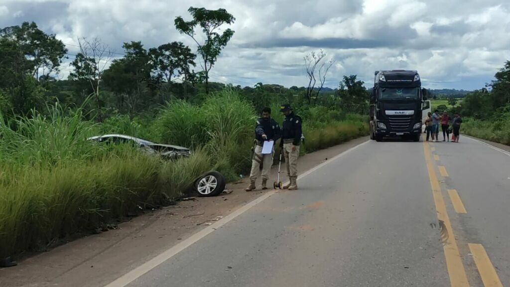 Bombeiros e PRF são acionados após acidente na BR-364 em Pimenta Bueno