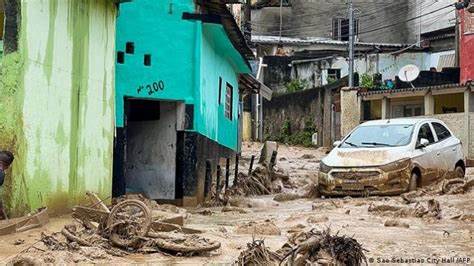 Temporal provoca deslizamentos e dezenas de mortes em SP