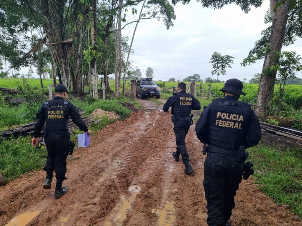 Polícia Federal deflagra operação em cidades de RO e MT contra madeireira em nome de “laranjas