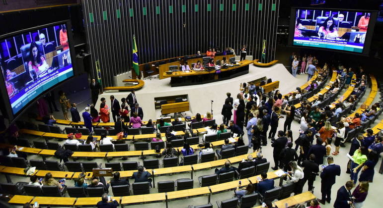 Votação de MPs, retorno de Bolsonaro e Flávio Dino na Câmara