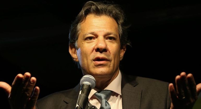 Haddad diz que decisão do BC de manter Selic a 13,75% é ‘preocupante’