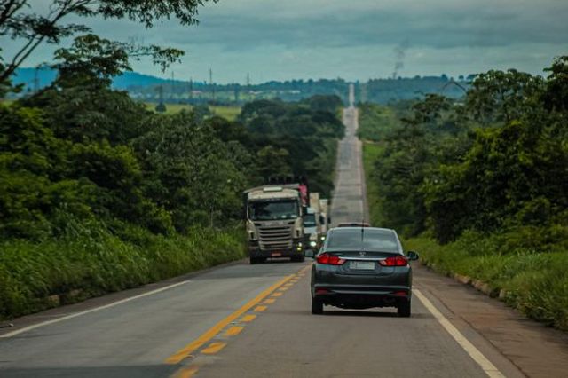 Detran alerta proprietários de veículos com placa final oito; prazo para licenciamento anual termina dia 31