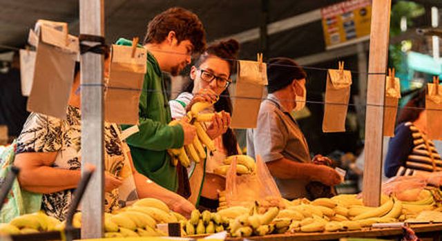 Preço de alimentos volta a subir e puxa alta da prévia da inflação em novembro