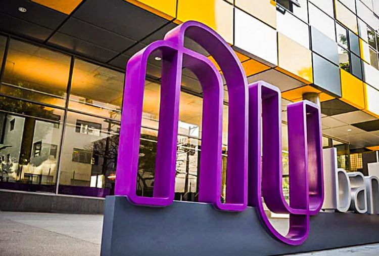 Nubank lucra US$ 1 bi em 2023, após prejuízo de US$ 9 milhões em 2022