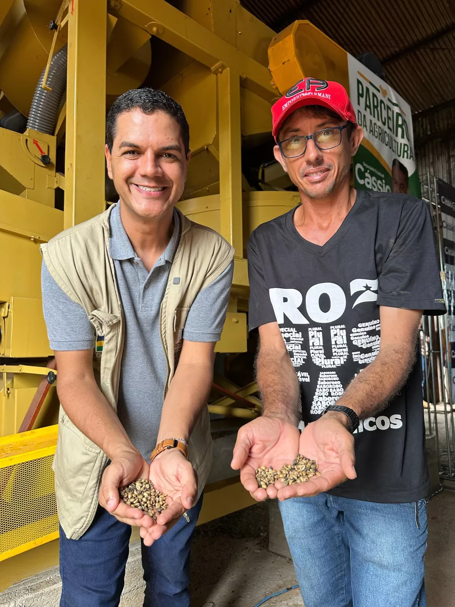 Região do melhor do café do Brasil recebe máquina de café nova do deputado Cássio Gois