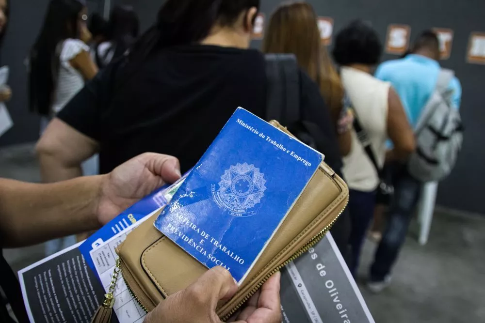 Desemprego sobe pelo segundo mês seguido e atinge 8,5 milhões de brasileiros em fevereiro