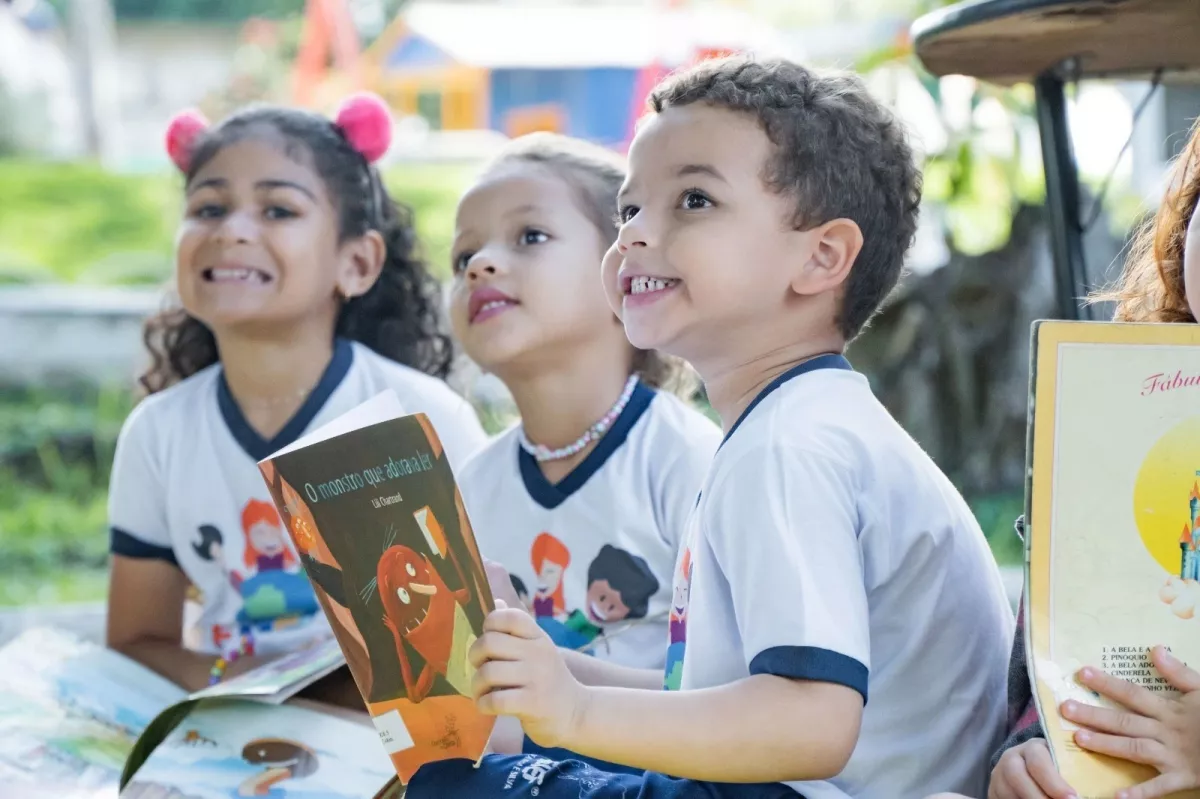 Cacoal celebra o dia do livro com atividades culturais para crianças na Praça Municipal