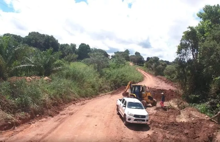 Serviços de recuperação são executados em 35 quilômetros da RO-418, antiga Linha 7, em Cacoal