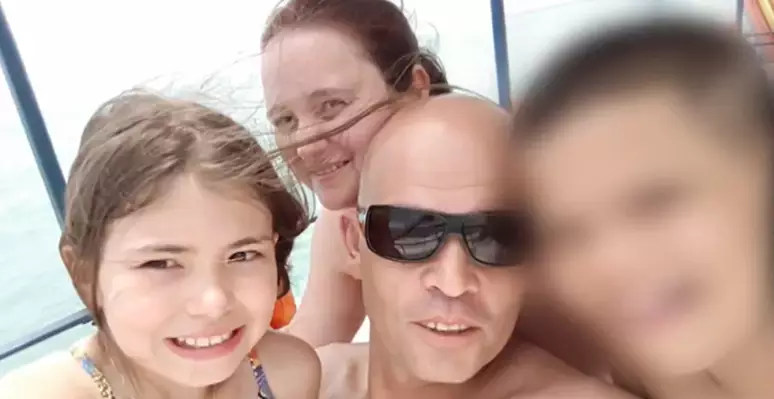 Adolescente que matou família diz que gostava da irmã e só a assassinou para conseguir matar a mãe