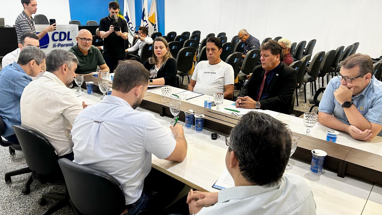 Cláudia de Jesus dialoga com empresários sobre manutenção da Rondônia Rural Show