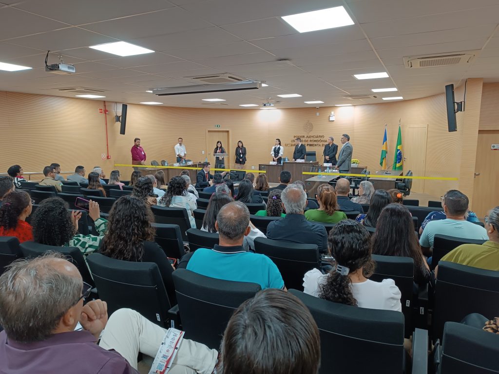  1ª Promotoria de Justiça de Pimenta Bueno realizou o lançamento do projeto “MPRO – 360° - EDUCAÇÃO”, em evento ocorrido na última quinta-feira (5), no auditório do Fórum Desembargador Darci Ferreira, em Pimenta Bueno.