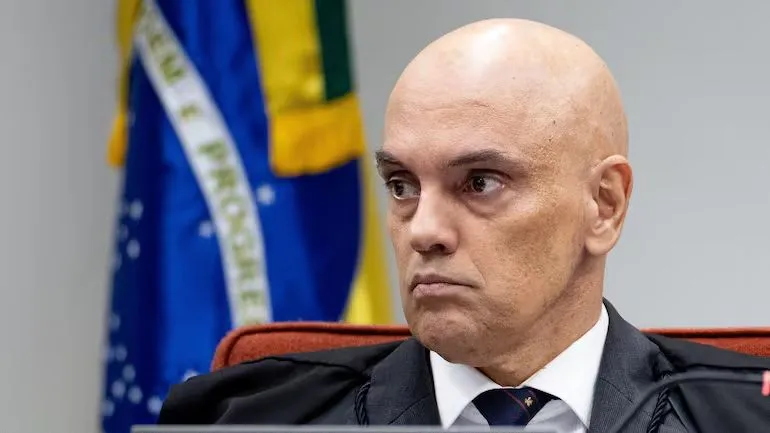 Por unanimidade, 1ª Turma do STF mantém decisão de Moraes que suspendeu X no Brasil