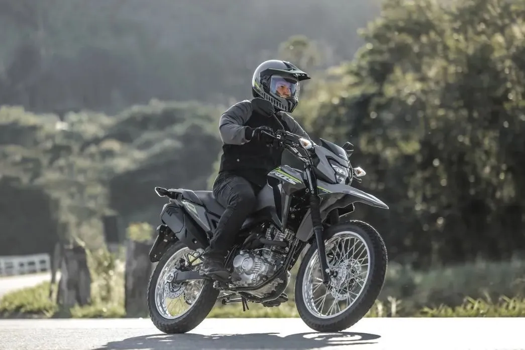 Mais da metade dos donos de moto no Brasil não têm CNH na categoria