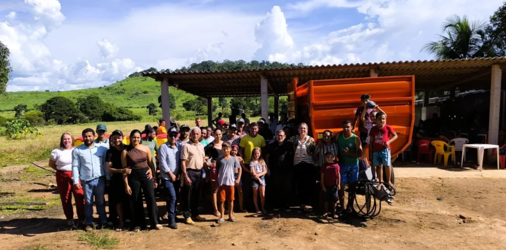 Deputada Cláudia de Jesus entrega mais de R$ 500 mil em equipamentos agrícolas