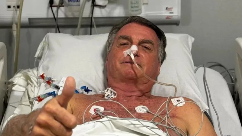 Bolsonaro tem primeiros sinais de movimentos intestinais espontâneos em duas semanas