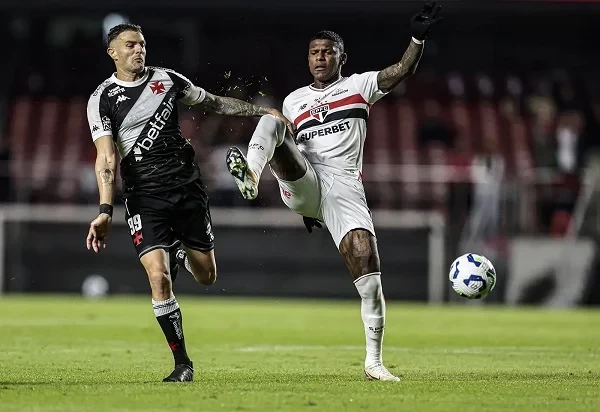 São Paulo perde em casa para o Vasco e fica a um ponto do Z4 do Brasileirão