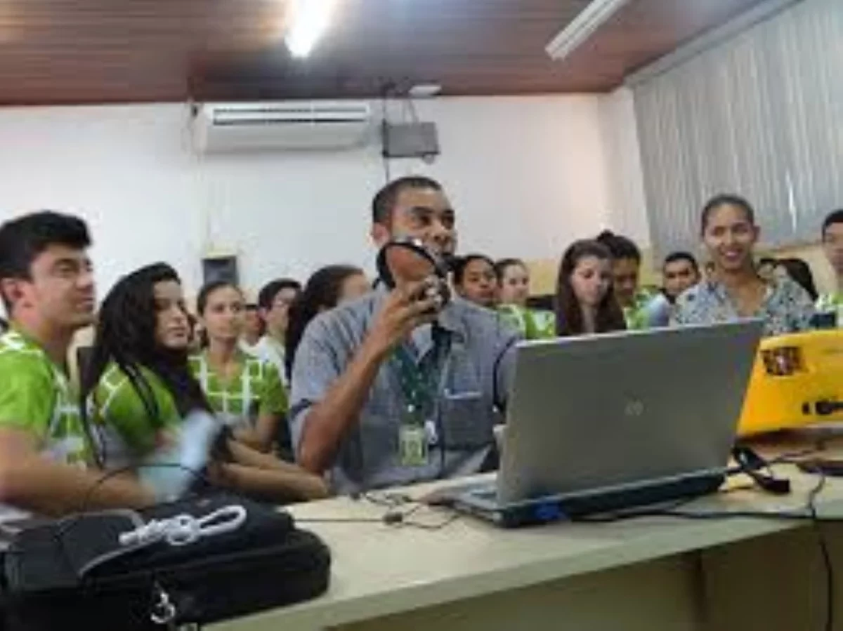 PROFESSOR SÉRGIO X PERU 1