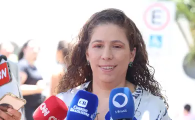 Brasília - 05/10/2025 -A ministra da Gestão e da Inovação em Serviços Públicos, Esther Dweck, durante visita ao campus da Asa Norte do Centro Universitário de Brasília (CEUB), onde 7.068 pessoas estão inscritas para realizar a prova do Concurso Público Nacional Unificado (CPNU).
Foto: Valter Campanato/Agência Brasil