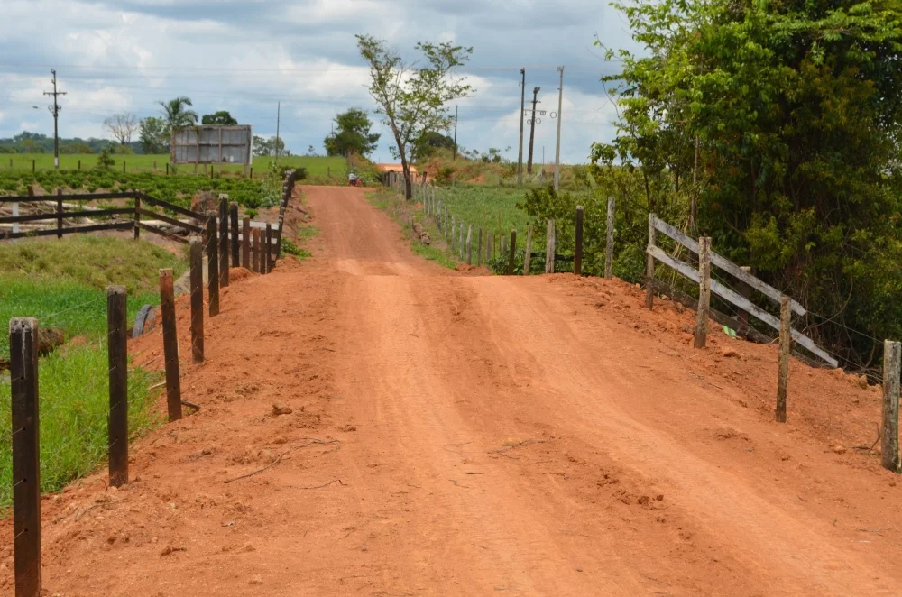 Ezequiel Neiva garante melhorias na zona rural de Alto Alegre dos Parecis com instalação de tubos PEAD