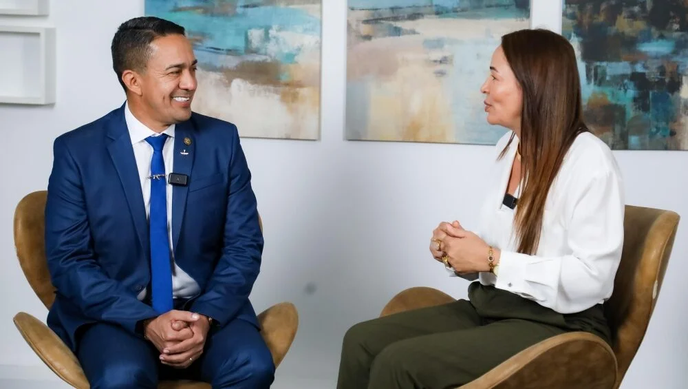 Eyder Brasil homenageia cerca de 400 jornalistas com voto de louvor