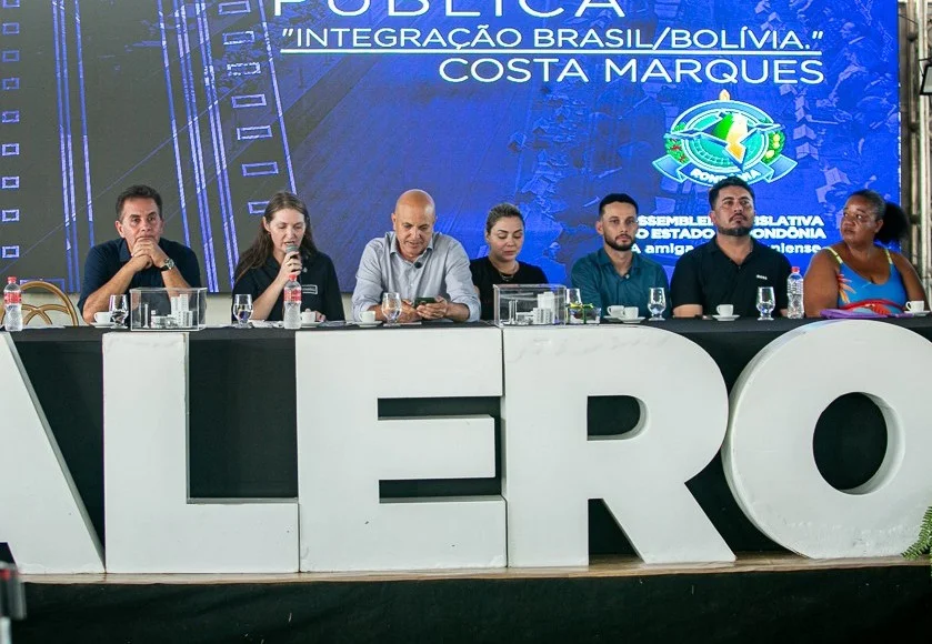 Audiência pública discute implantação de balsa para integração Brasil-Bolívia, em Costa Marques