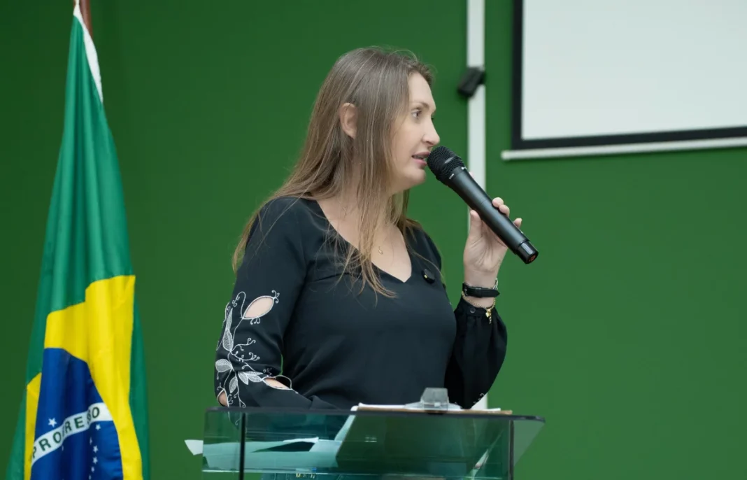 Gislaine Lebrinha visita obra da Linha 7 em Seringueiras