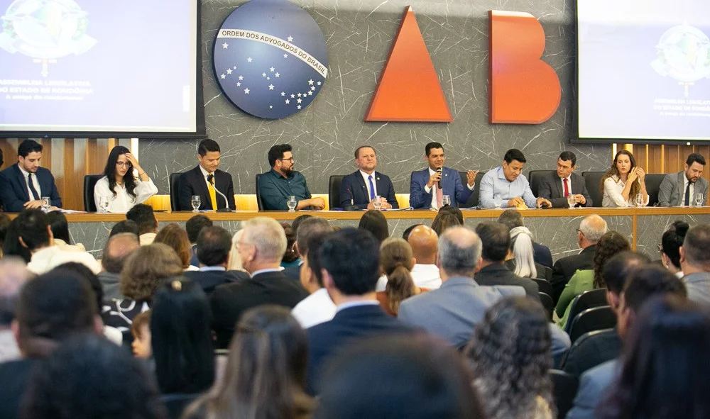 Alero realiza sessão solene itinerante em Cacoal em alusão ao dia do advogado e da justiça