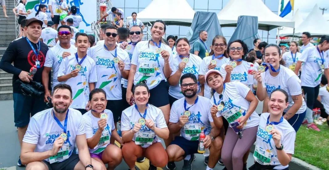 3ª Corrida da Democracia reúne 2.400 inscritos em celebração aos 42 anos da Alero