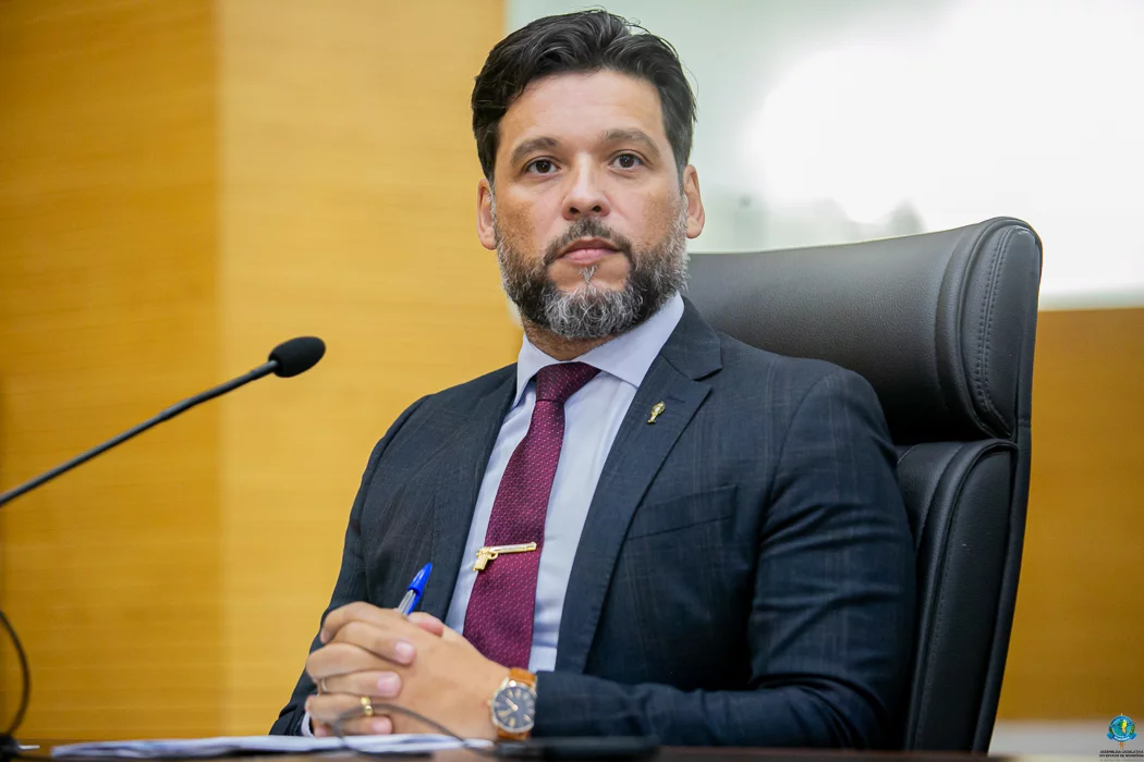 Deputado Delegado Camargo cobra transparência no pagamento de horas extras a servidores do Hospital João Paulo II