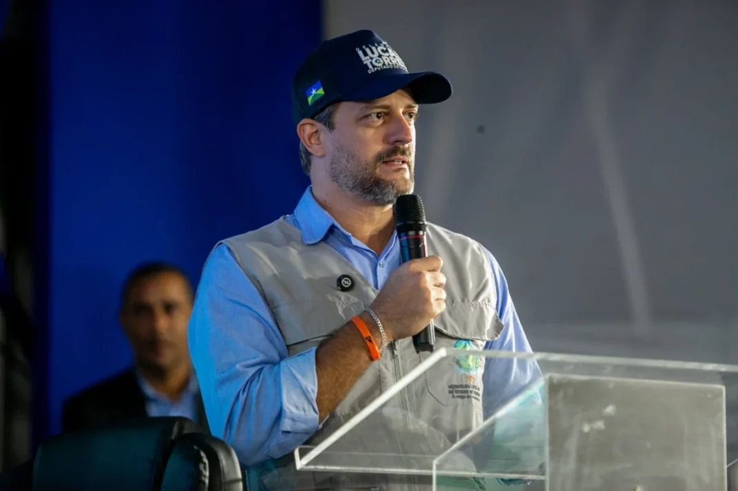 Deputado Delegado Lucas propõe construção de galeria para acabar com alagamentos na Avenida Porto Velho em Buritis