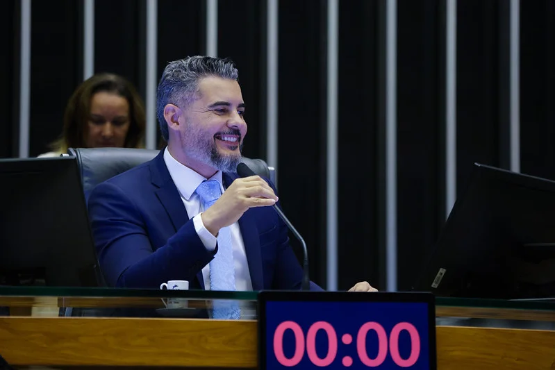 Deputado Thiago Flores garante mais de R$ 2,5 milhões em emendas para infraestrutura, segurança e educação em Rondônia